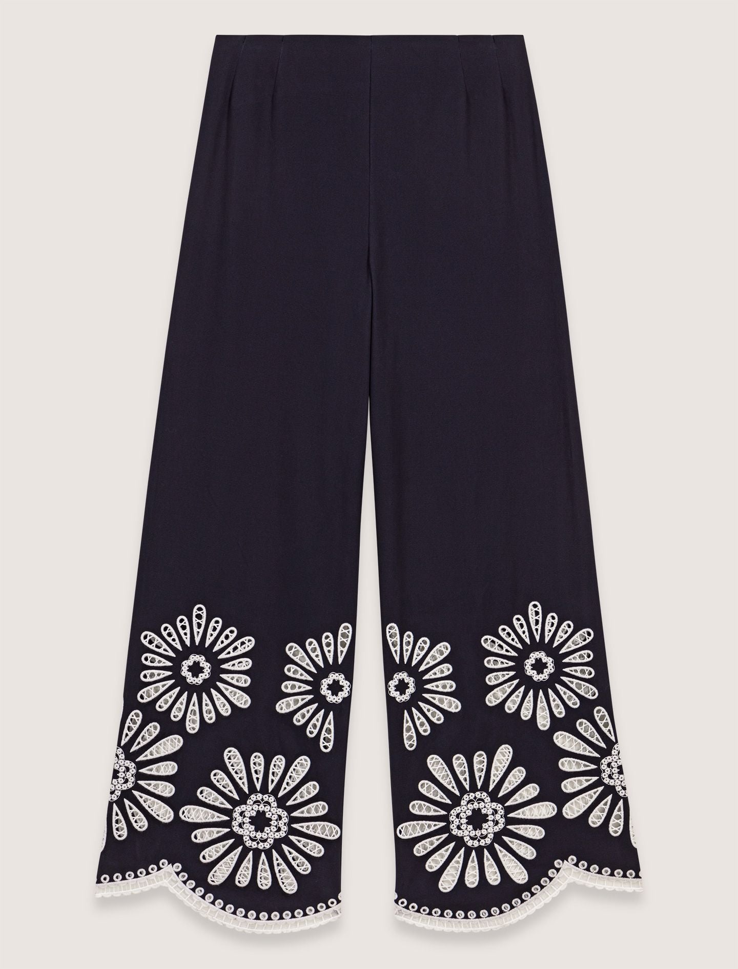 Quần dài suông thêu crochet
